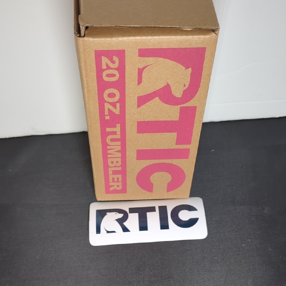 RTIC Hot Pink 20 oz Tumbler new - Picture 4 of 4